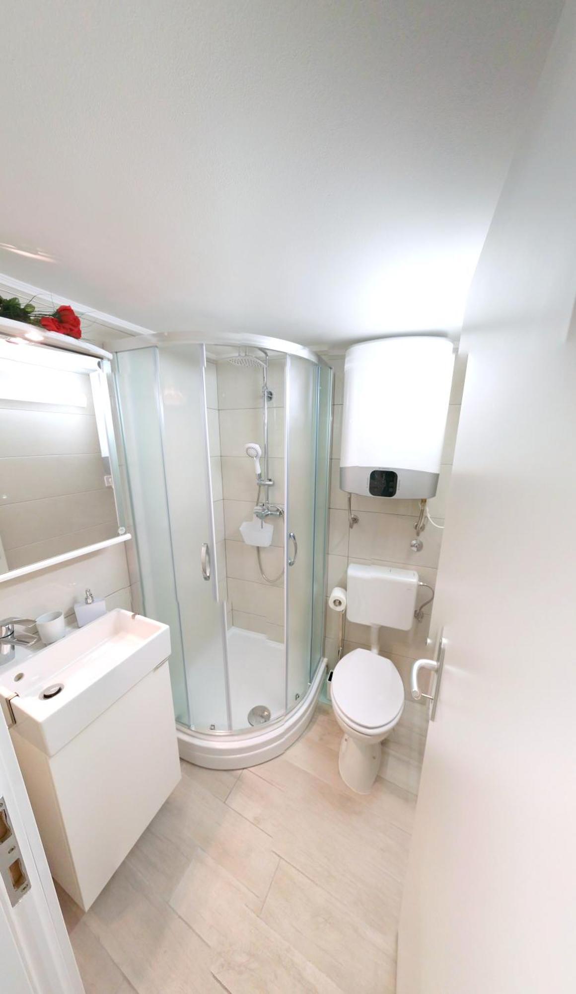 Studio "Sunrise" Ровинь Экстерьер фото